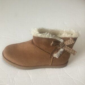 Brown Faux Fur Lined Ankle Boot with Bow girls size 4 left boot only